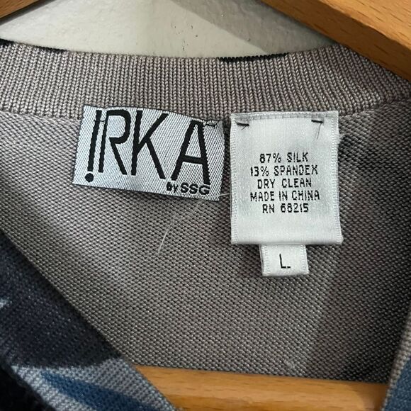 Vintage IRKA by‎ SSG Button Front Cardigan Sweater Womens Large Camo Print Silk - Picture 3 of 3